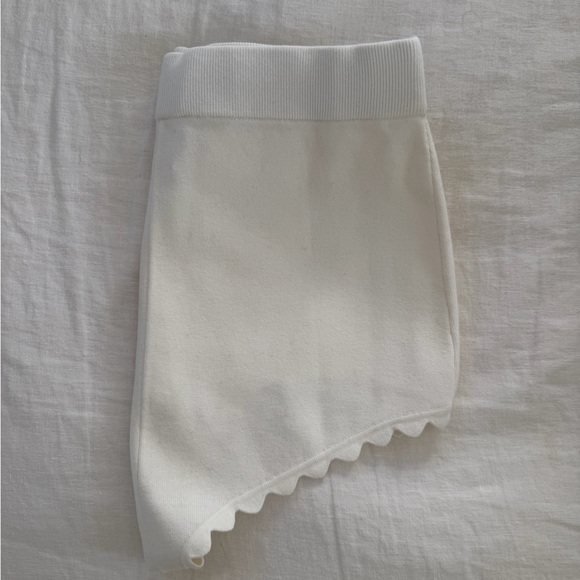 NWOT - Helsa Elvira Shorts in Cream, Size Small - Picture 7 of 7